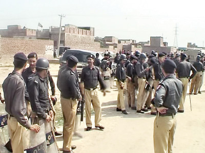 turf war two injured in clash over mosque construction in gujranwala