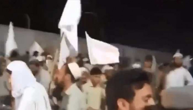 a video of a funeral in peshawar from last night has surfaced in which participants can be seen chanting pro taliban slogans and carrying islamic emirate of afghanistan flags screengrab twitter
