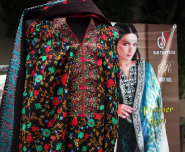 lawn for a cause rosy patel s s exhibition raise charity for tcf