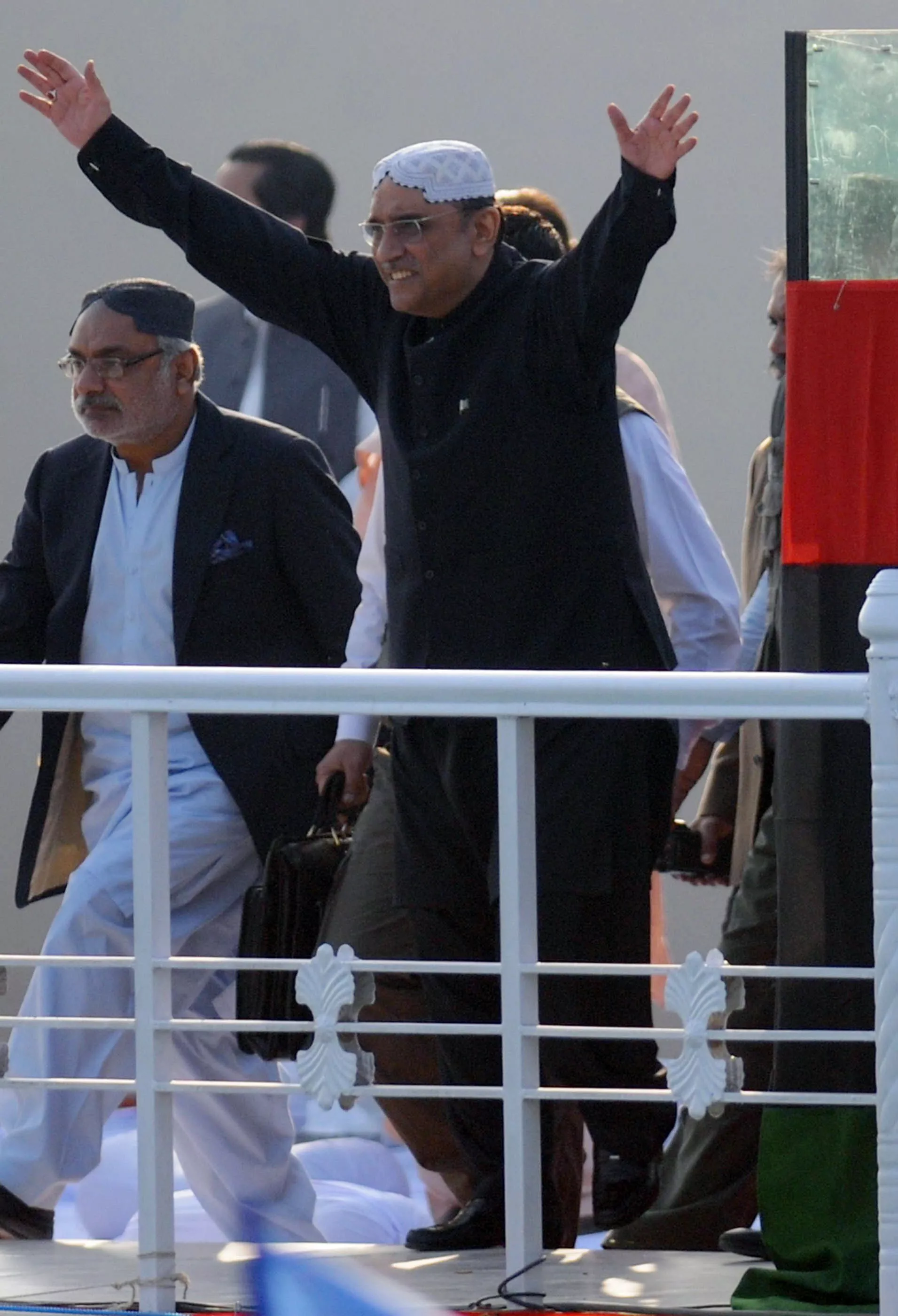 day 2 president continues to take shots at sharifs