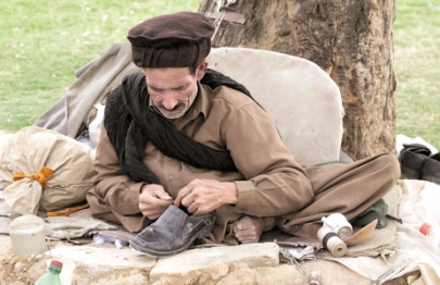 the disabled cobbler who refuses to give in to circumstances the disabled cobbler who refuses to give in to circumstances
