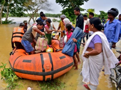 torrential floods kill 25 in india
