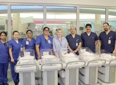 uae woman gives birth to quintuplets