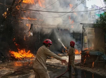 foreigners among 21 killed in new delhi hotel blaze