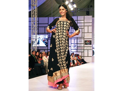 day 2 fashion pakistan week 2012