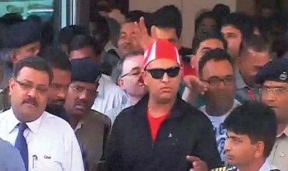 cricket yuvraj returns to india after cure
