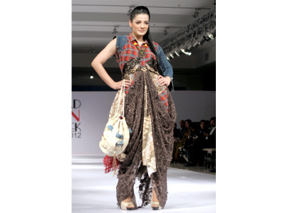 islamabad fashion week it s all about making a statement