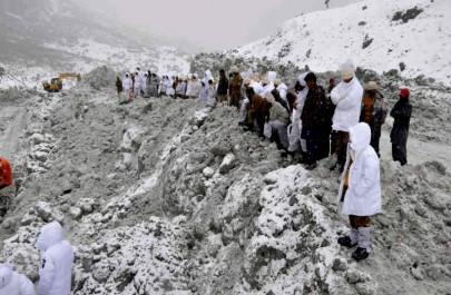 siachen tragedy day 7 foreign teams arrive to help avalanche rescuers siachen tragedy day 7 foreign teams arrive to help avalanche rescuers