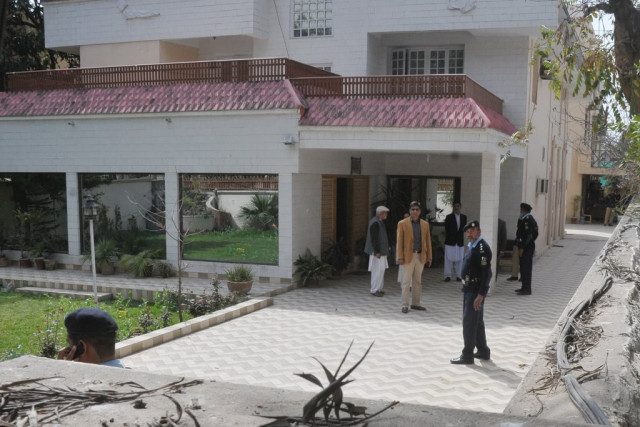 pakistan to deport bin laden family next week lawyer