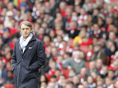 fergie laughs off mancini s mind games