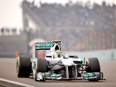 f1 rosberg storms to his maiden pole