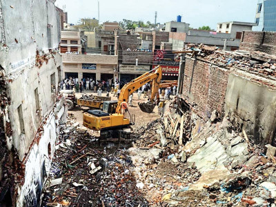 public safety two buildings next to collapsed plaza vacated public safety two buildings next to collapsed plaza vacated