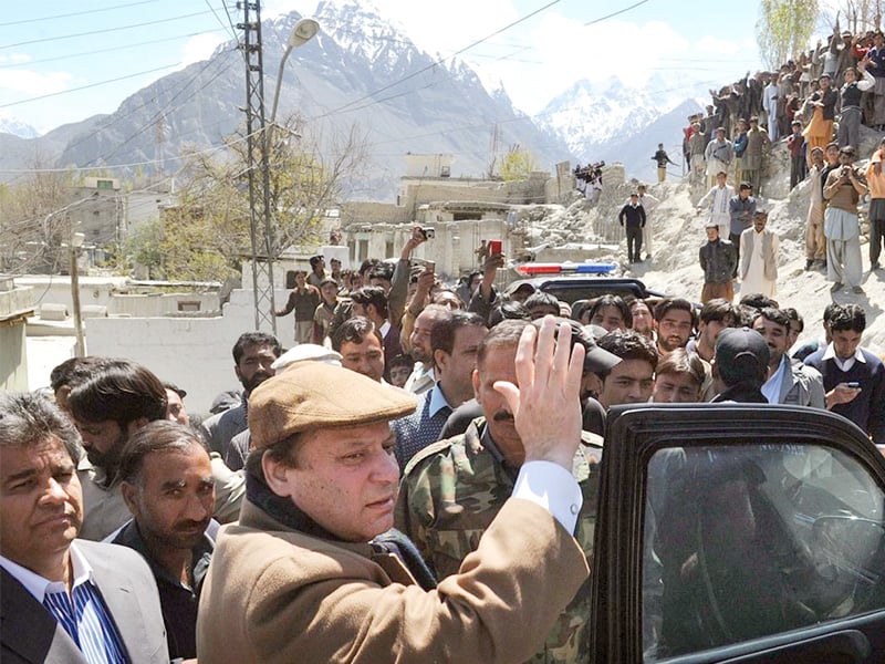 world s highest battleground pakistan should lead siachen troop pullout says nawaz