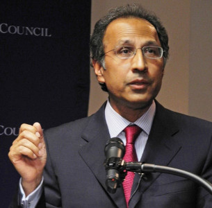 pakistan to clock in 4 growth this year hafeez shaikh