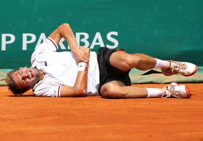 tennis murray through after benneteau retires tennis murray through after benneteau retires