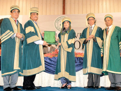 scalpel wielding and not spoon fed 307 doctors graduate from ziauddin university