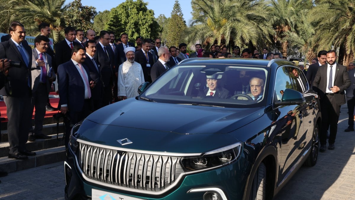 turkish president recep tayyip erdogan and prime minister shehbaz sharif drive a togg t10x turkiye s domestic electric car in islamabad on thursday february 13 2025 courtesy daily sabah