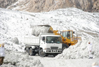 day 16 rescue operation continues despite cold weather at siachen day 16 rescue operation continues despite cold weather at siachen