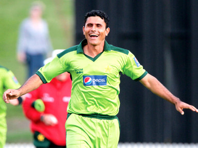 cricket snubbed razzaq off to greener shores