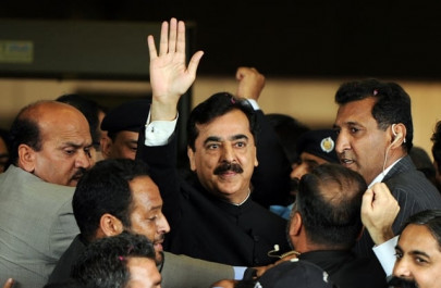 verdict out sc convicts gilani of contempt verdict out sc convicts gilani of contempt