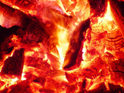 arson injuries and accusations over 10 people injured as sectarian strife hits khairpur