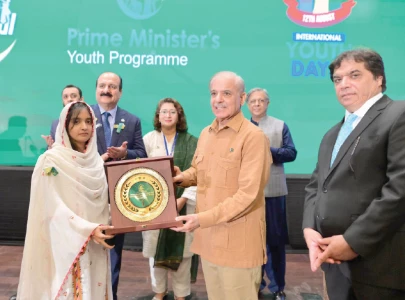 pm announces 1m smartphones for youth pm announces 1m smartphones for youth