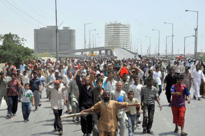 targeted operation karachi s baloch residents storm out to support lyari brethren targeted operation karachi s baloch residents storm out to support lyari brethren