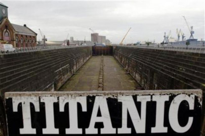 australia billionaire to launch unsinkable titanic