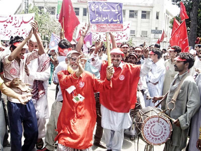 beyond minimum wage workers need more protections beyond minimum wage workers need more protections