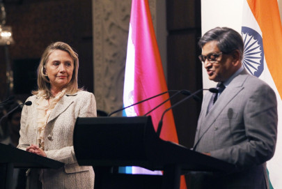 clinton says pakistan needs to do more on militancy clinton says pakistan needs to do more on militancy