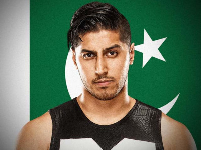 what encourages the crowd to cheer for the bad guys