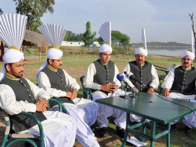 pakistan s tent pegging to be watched by the queen