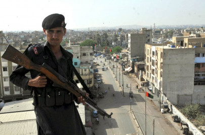 police arrest 2 lyari gang war suspects in karachi police arrest 2 lyari gang war suspects in karachi