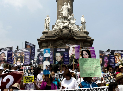 mexicans take search for loved ones in own hands