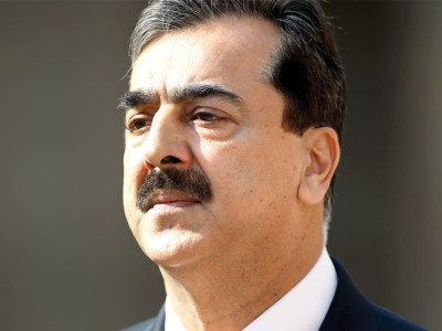 convicted but defiant gilani vows to go down fighting