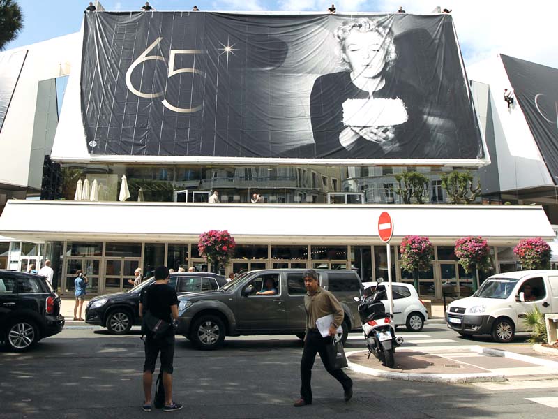 tribune