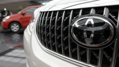 withdraw all luxury vehicles pac tells govt