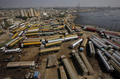 reopening nato supply govt justifies 5 000 fee for shipping containers