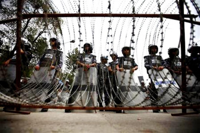 nepal on alert as clock ticks towards constitution deadline