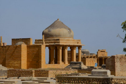 balancing act govt unhappy with anti encroachment drive near makli graveyard balancing act govt unhappy with anti encroachment drive near makli graveyard