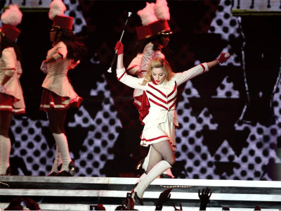 madonna wows fans in first ever gulf concert