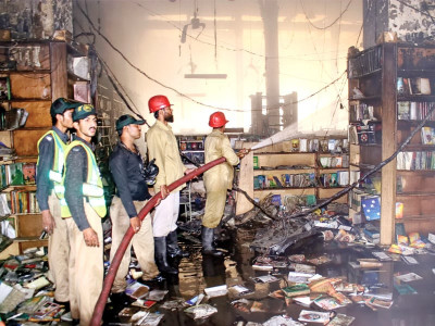 ferozsons fire fire fighters hope to finish job today ferozsons fire fire fighters hope to finish job today