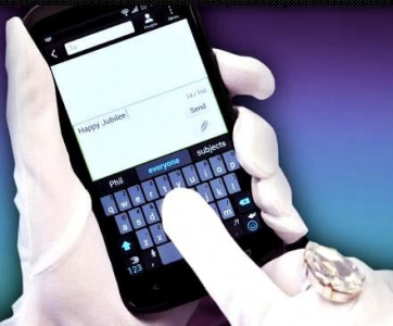 an app that lets you text like the queen