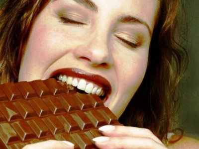 dark chocolate reduces risk of cardiac fatalities dark chocolate reduces risk of cardiac fatalities