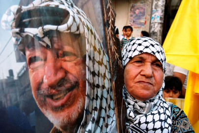 palestinian corruption court convicts arafat aide