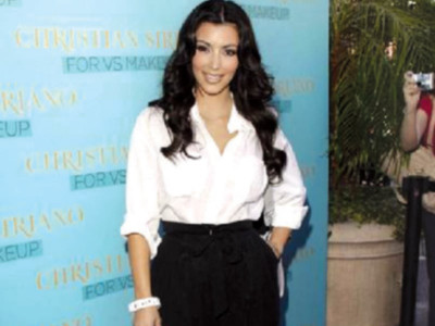 kardashian sisters to launch make up line kardashian sisters to launch make up line