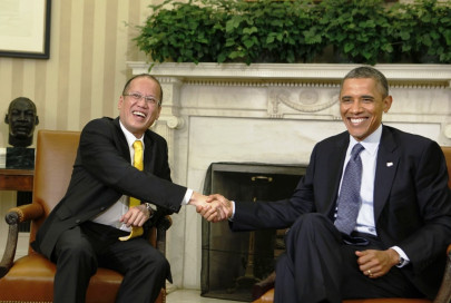 obama backs philippines on sea freedom