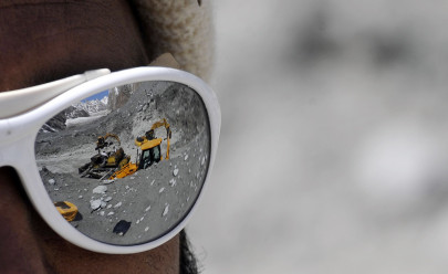 siachen tragedy rescuers recover 3 more bodies siachen tragedy rescuers recover 3 more bodies