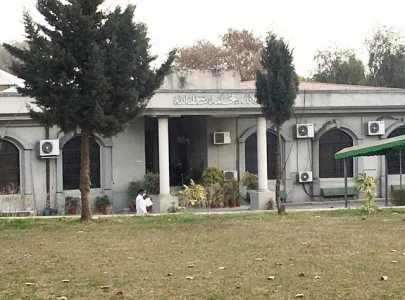 district courts left without security gates district courts left without security gates