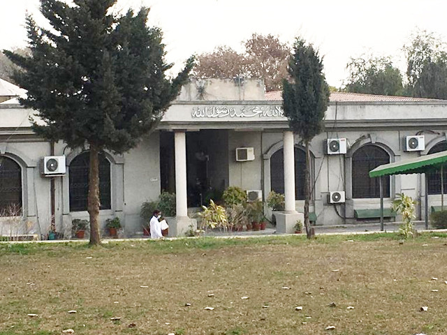 District courts operating without security gates